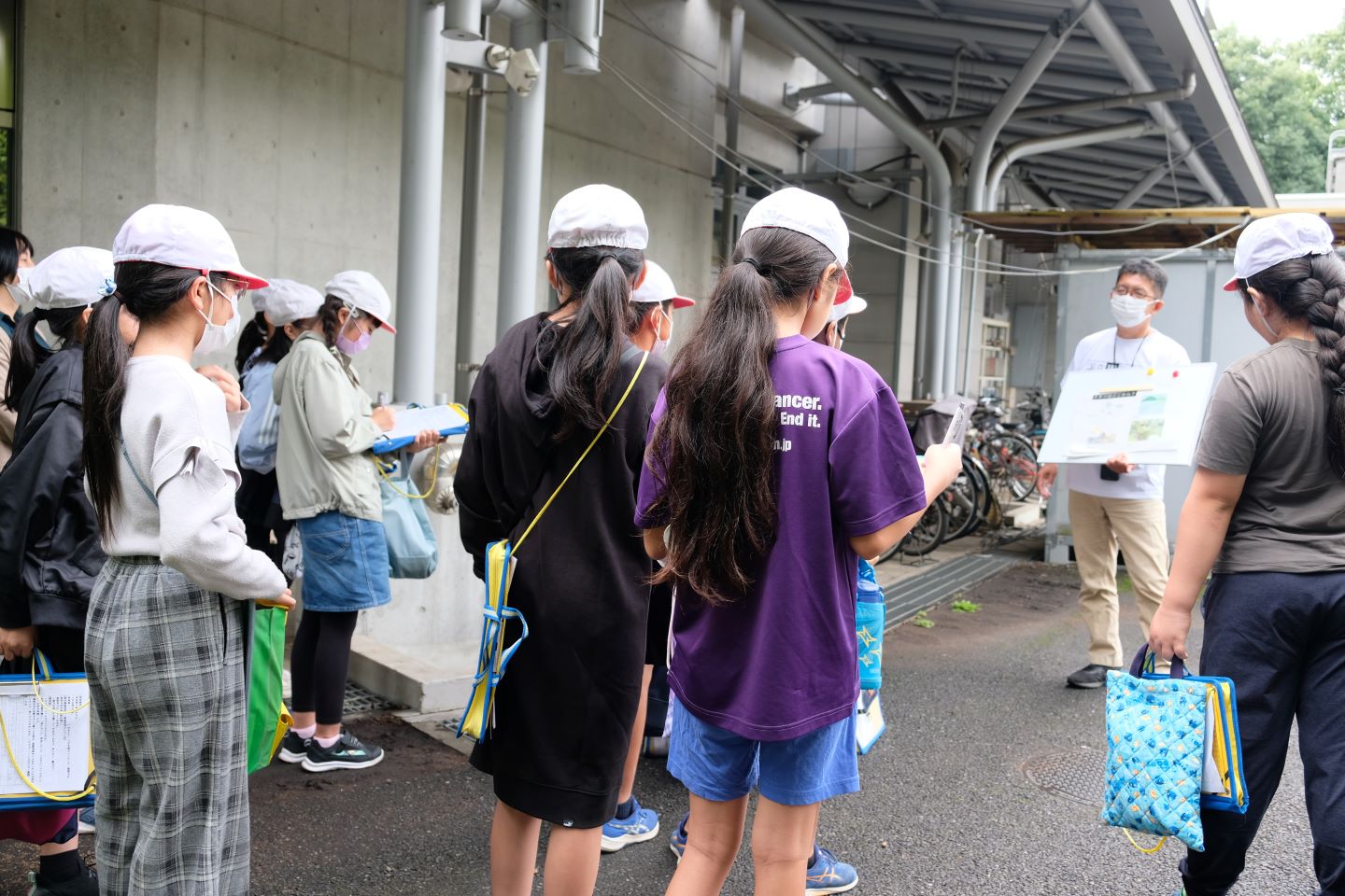 フリップを使って説明する高橋善幸室長。